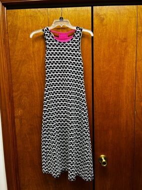 Amy Byer Black and White Patterned Sleeveless Dress with Pink Lining